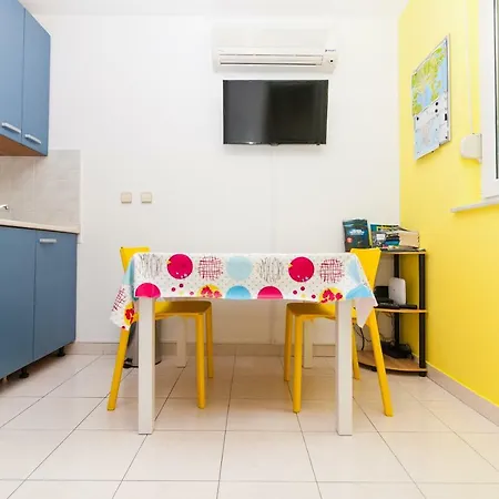 • Lungomare Beach Apartment Pula • Exterior photo